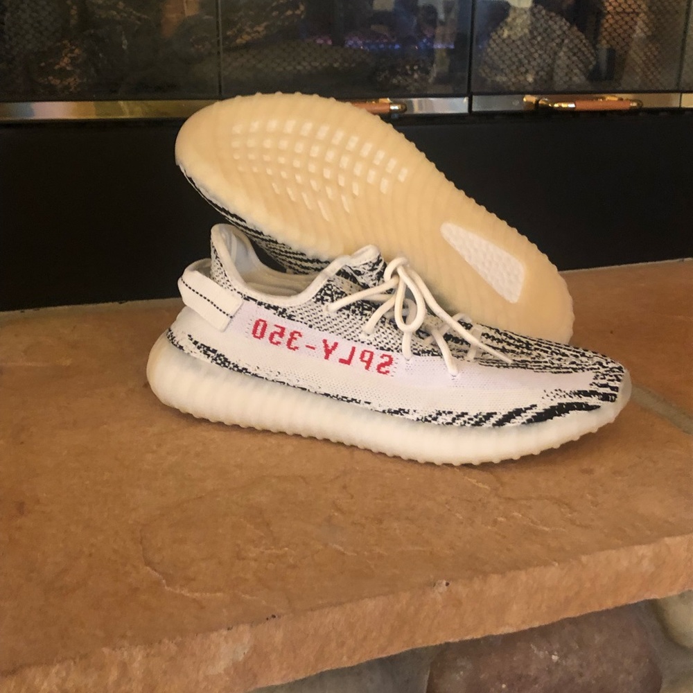 NWOT Adidas Yeezy Boost 350 V2
